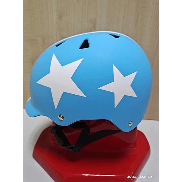 轮滑盔 52盔 001
